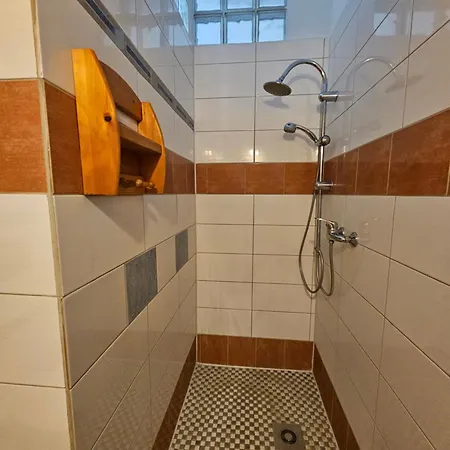 Na Wzgorzu - Oaza Ciszy Blisko Spokojnej Plazy *